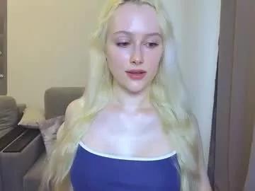 caseylabow on Chaturbate