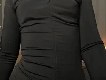 darklycurious on Chaturbate