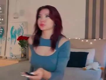 emma_plux on Chaturbate