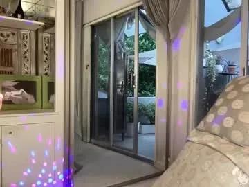 gl1tter_barbie on Chaturbate