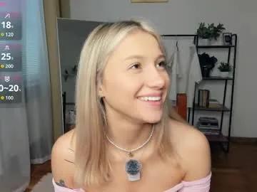 glossybabe_ on Chaturbate