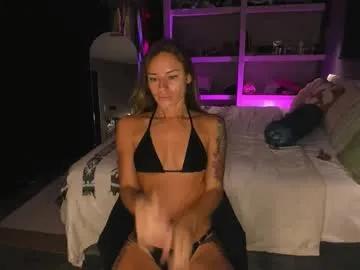 holy_khloe on Chaturbate