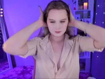honey_blondee on Chaturbate