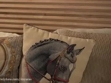 itsyaraa on Chaturbate