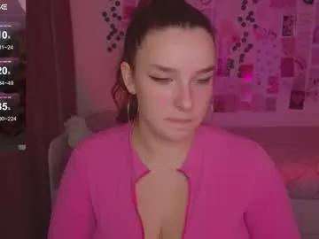 iwi_wi_wi on Chaturbate