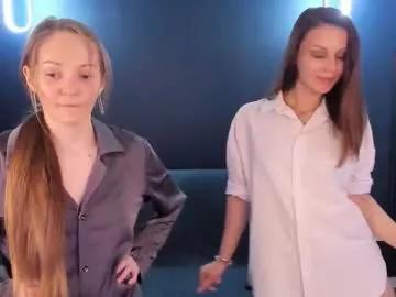 julie_n_jastin on Chaturbate