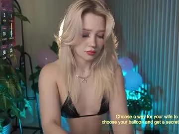 laurawifeness on Chaturbate