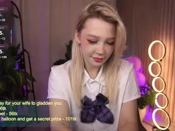 laurawifeness on Chaturbate