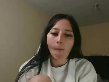 lia_queen610 on Chaturbate