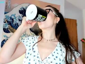 littlee33 on Chaturbate