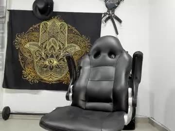 logan_whitters01 on Chaturbate