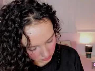 lucylovelyy1 on Chaturbate