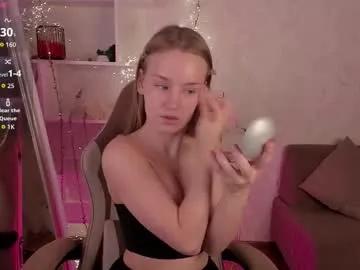 lucyshaw on Chaturbate