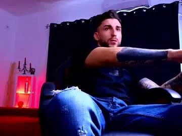 mightyaaron on Chaturbate