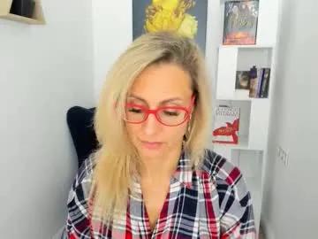 museofstage — My pleasure to spend this sunday with you! Make it happier with me! #milf #hot #pvt #mistress