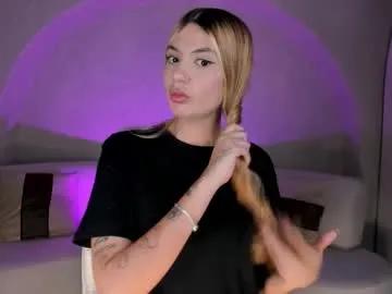 niaholland on Chaturbate