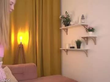 rinavi on Chaturbate