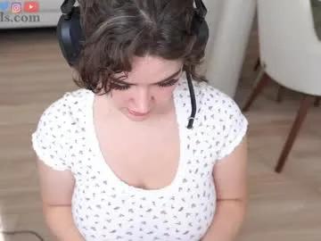 serareads on Chaturbate