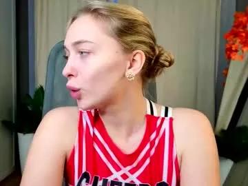 sssecretgirlfriend — Teasing you with my little dance  [0 tokens left] #bigass #blonde #young #lovense #cute