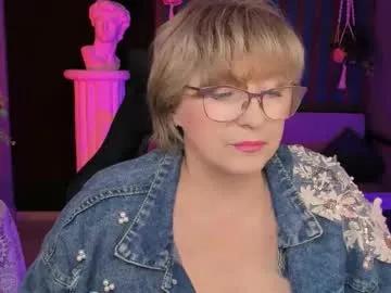 sugarvi on Chaturbate