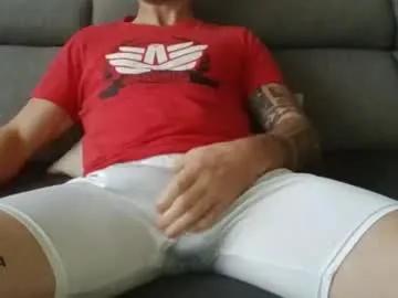 tomhardic on Chaturbate