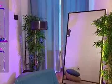 va1ora on Chaturbate