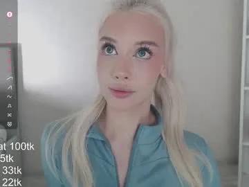 vickyfuckingdoll on Chaturbate