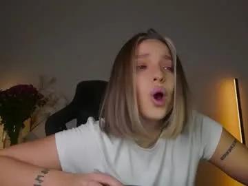 viollasinzz — DOGGY  [41 tokens left] #blonde #saliva #daddy #blowjob #deepthroat