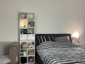 yourlittlesunrise_ on Chaturbate