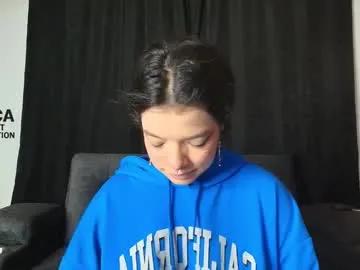 yungelitamor_ on Chaturbate