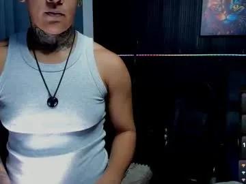 zhoestrong on Chaturbate