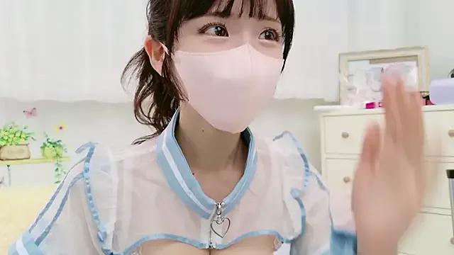 -minami- on StripChat