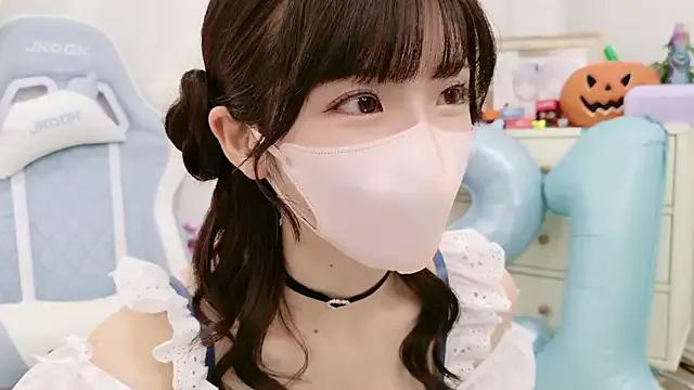 -minami- on StripChat