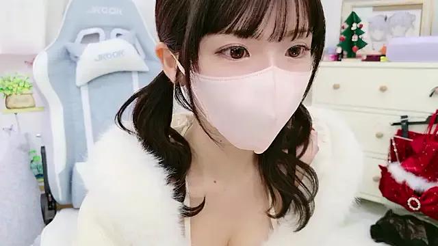 -minami- on StripChat