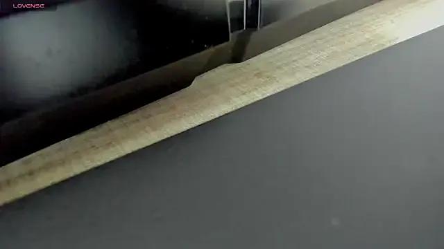 AishaRouhi on StripChat