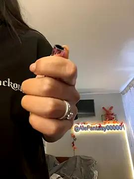 AleFantasy000001Peru — Calintate Ale presiona tus pezones