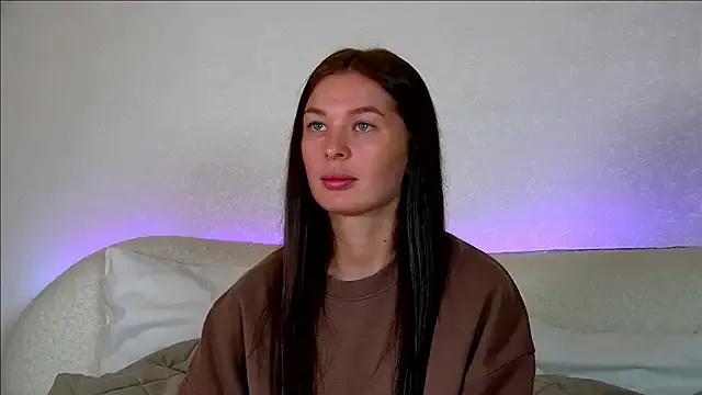 AlexandraBloom on StripChat