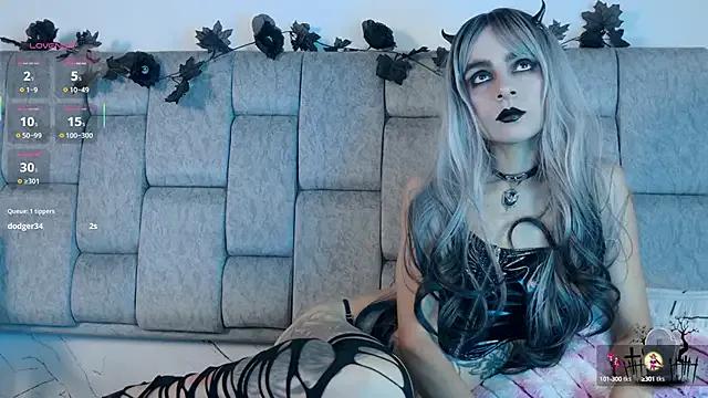 Alice_noir on StripChat