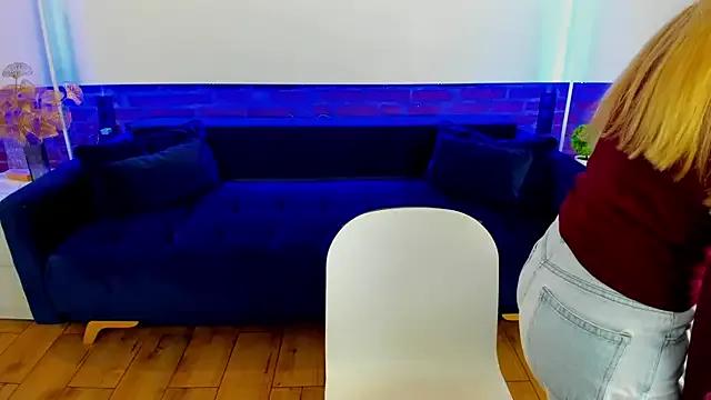 Alina_Blonde on StripChat