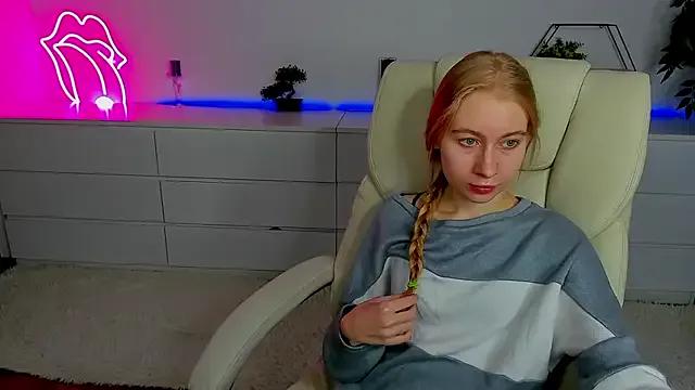 Alina_Blonde on StripChat
