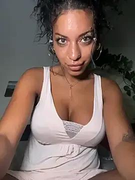 AlyssaHottv_ on StripChat