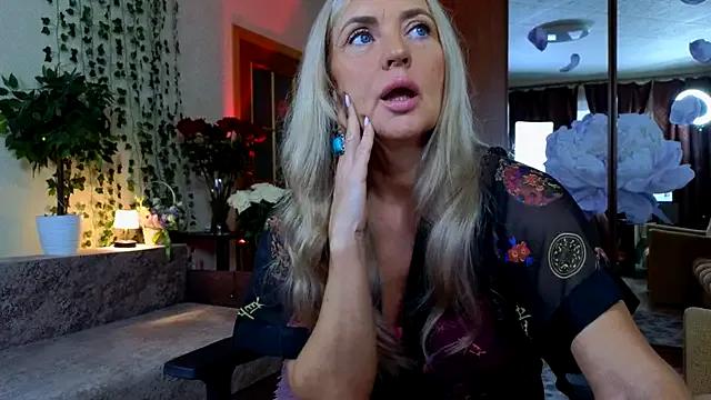 amelia_blondy on StripChat