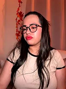 andra_rose on StripChat