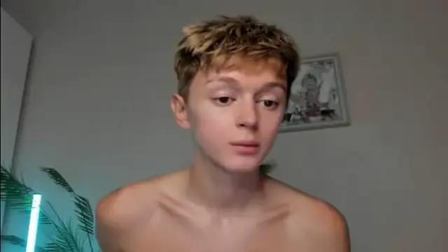 angleAndy on StripChat