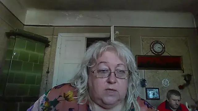 AnnaLive570 on StripChat