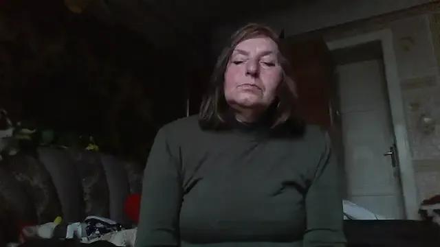 AnnaLive570 on StripChat