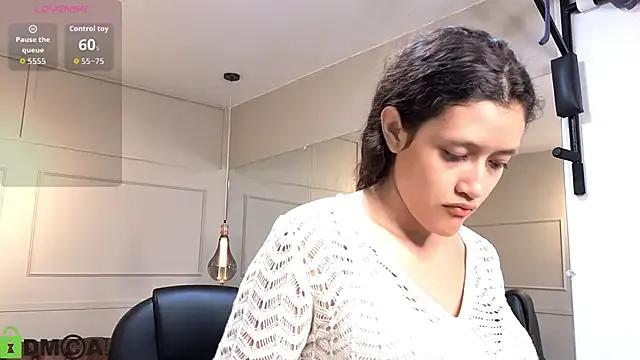 ArielBlossom___ on StripChat