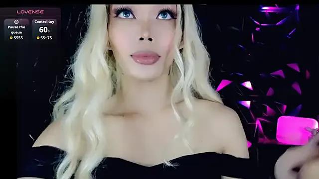 Athena_desire on StripChat