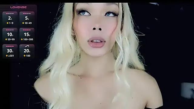 Athena_desire on StripChat