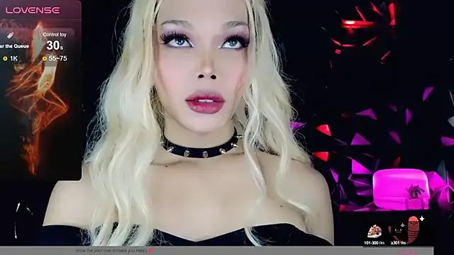 Athena_desire on StripChat